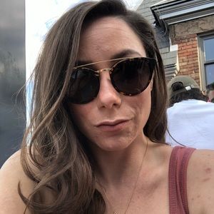 Meet your Posher, Alexis